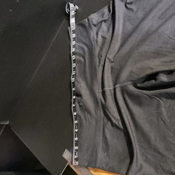 Women's Gray Wide Leg Capri Yoga Pants. - Picture 2 of 7